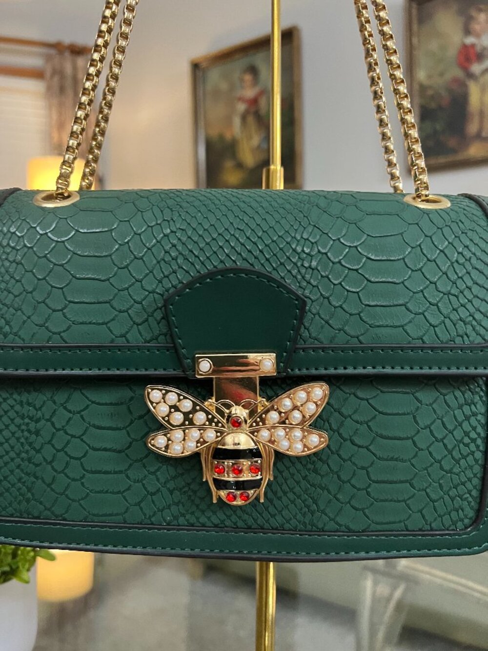 BUMBLE BEE RICH GREEN TEXTURED SHOULDER BAG